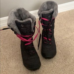 Snow boots